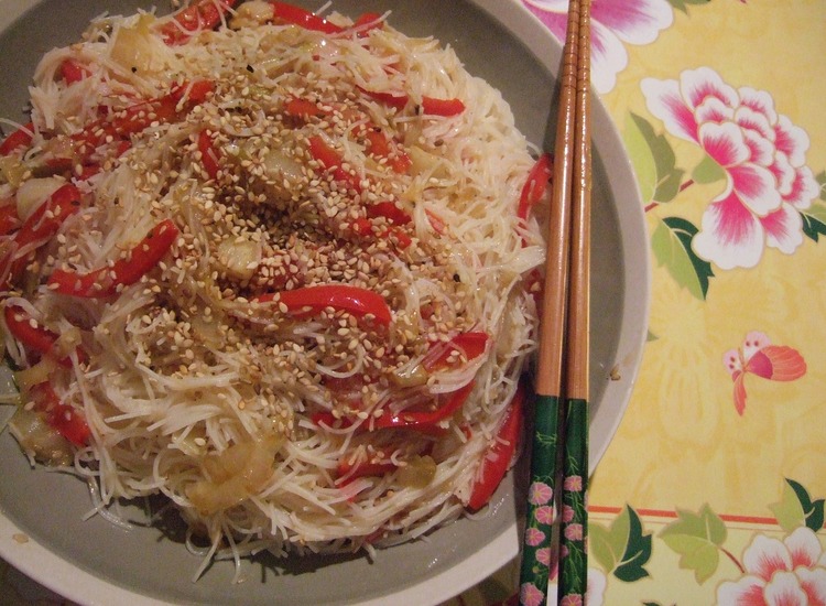 Gluten Free Rice Noodles with Onions and Peppers Recipe